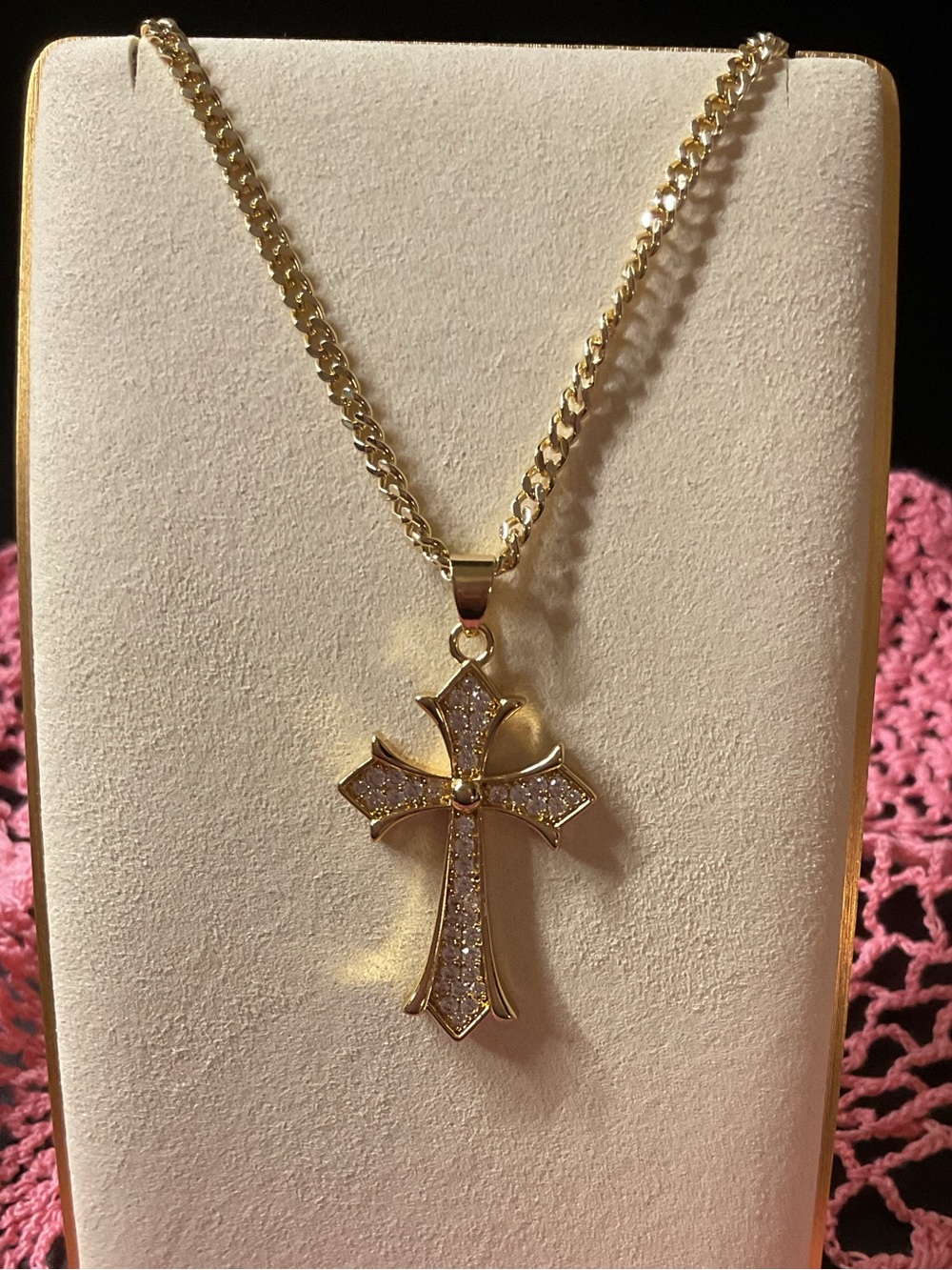 Gold Cross Pendant Necklace - Elegant Women's Jewelry